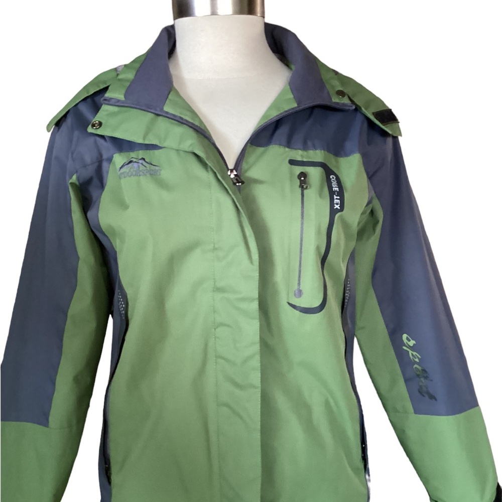 SNOW JACKET WOMEN’S  XS, WATERPROOF & BREATHABLE FABRIC